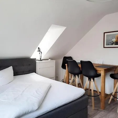 Waldhorn Alleenring Apartman *